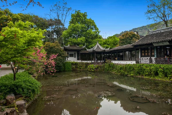 Jiangsu Wuxi Huishan "na světě druhé jaro" zahradní architektura — Stock fotografie