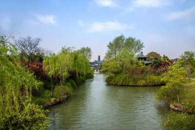 Yangzhou ince Batı Gölü Bahçe waterside üzerinde
