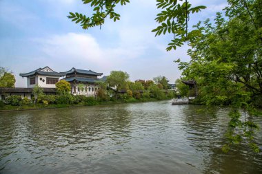 Yangzhou ince Batı Gölü Bahçe waterside üzerinde