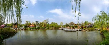 Yangzhou ince Batı Gölü Bahçe waterside üzerinde