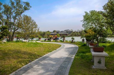 Yangzhou ince Batı Gölü Bahçe yollar