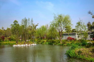 Yangzhou ince Batı Gölü Bahçe waterside üzerinde