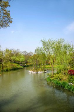Yangzhou ince Batı Gölü Bahçe waterside üzerinde