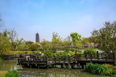 Yangzhou ince Batı Gölü Bahçe waterside üzerinde