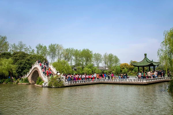 Yangzhou Svelte West Lake Garden Architecture — Photo