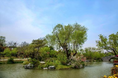 Yangzhou ince Batı Gölü Bahçe waterside üzerinde