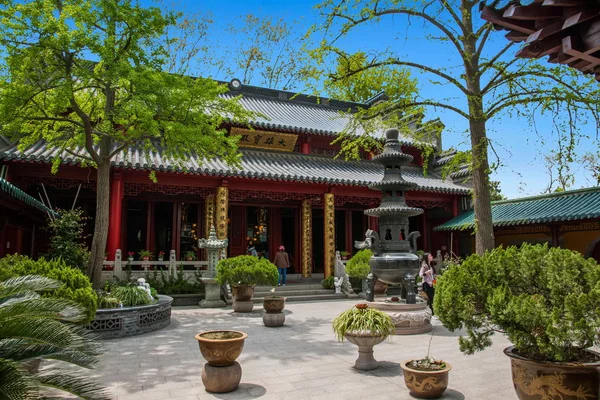 Yangzhou slanka West Lake Fahai Temple — Stockfoto