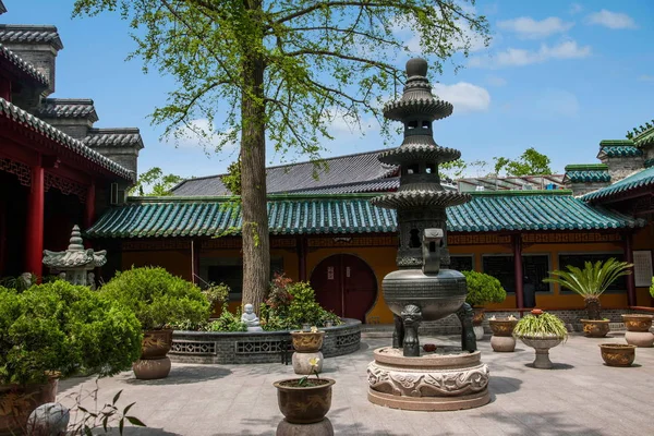 Templo de Yangzhou Slender West Lake Fahai —  Fotos de Stock