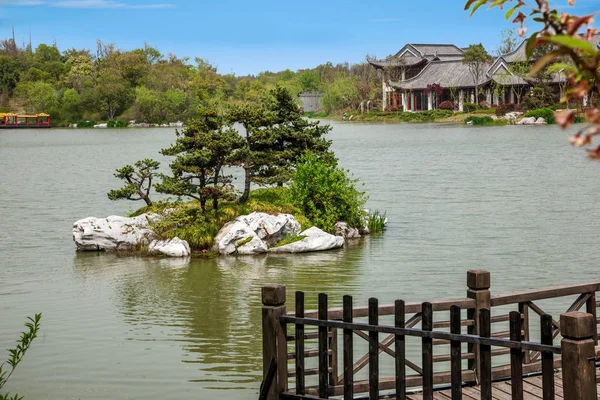 Yangzhou Slender West Lake Garden Architecture