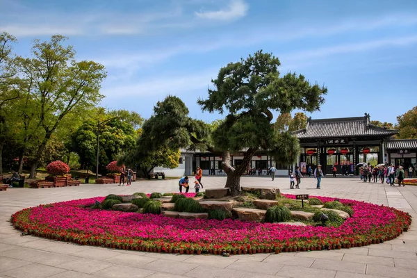 Yangzhou lac mince ouest sur le jardin jardin fleurs jardin — Photo