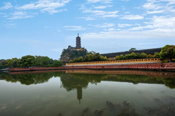 Jiangsu Zhenjiang Jinshan templo Jinshan lago Galería Puente —  Fotos de Stock