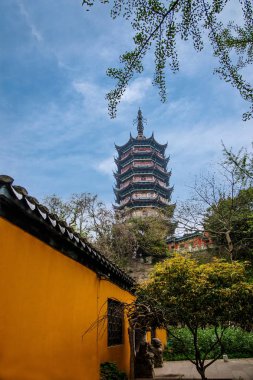 Zhenjiang Jiao Shan Bei Feng Tapınağı