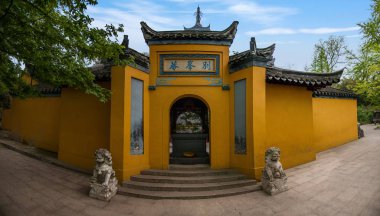Zhenjiang Jiao Shan Bei Feng Tapınağı