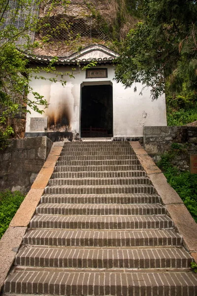 鎮江交通シャン Sanzhao 寺 (穴) — ストック写真