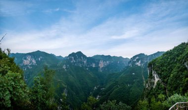 Chongqing Yunyang Longtan ulusal jeolojik Park Kanyon tahta yolu