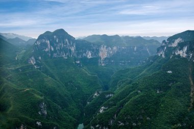 Chongqing Yunyang Longtan ulusal jeolojik Park dağlar ve kanyonlar