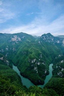 Chongqing Yunyang Longtan ulusal jeolojik Park derin dağ Kanyon nehir