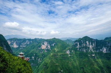Chongqing Yunyang Longtan ulusal jeolojik Park Kanyon tahta yolu