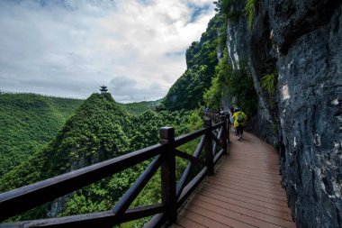 Chongqing Yunyang Longtan ulusal jeolojik Park Kanyon tahta yolu
