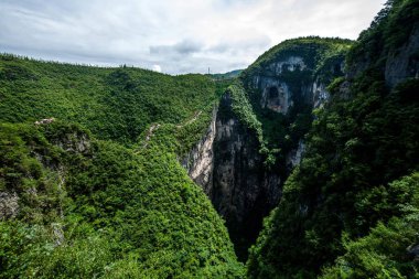 Chongqing Yunyang Longtan ulusal jeolojik Park Kanyon ılık