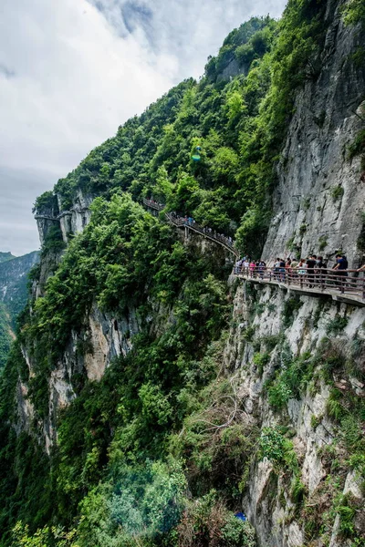 Chongqing Yunyang Longtan National Geological Park Canyon Plankenstraße — Stockfoto