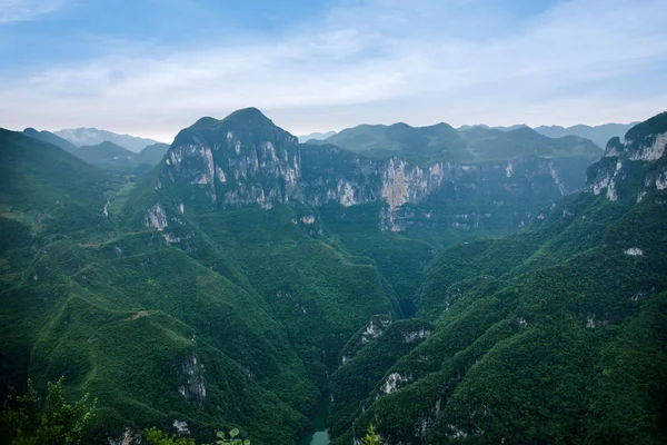 Chongqing Yunyang Longtan National Geological Park Berge und Schluchten — Stockfoto