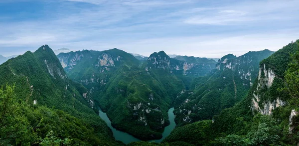Chongqing Yunyang Longtan Parque Geológico Nacional profunda montaña cañón río —  Fotos de Stock