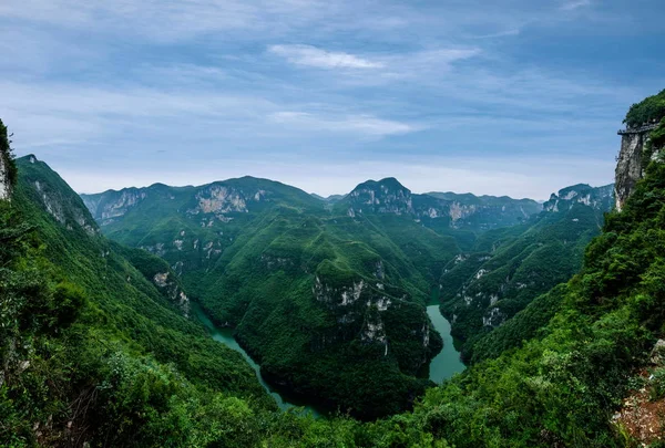 Chongqing Yunyang Longtan Parque Geológico Nacional profunda montaña cañón río —  Fotos de Stock