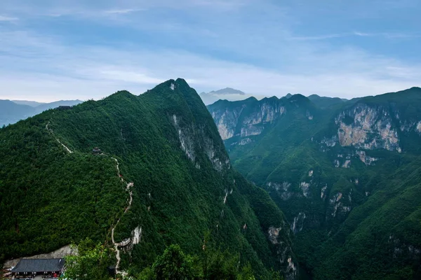 Chongqing Yunyang Longtan nationella geologiska Park Canyon Plank Road — Stockfoto
