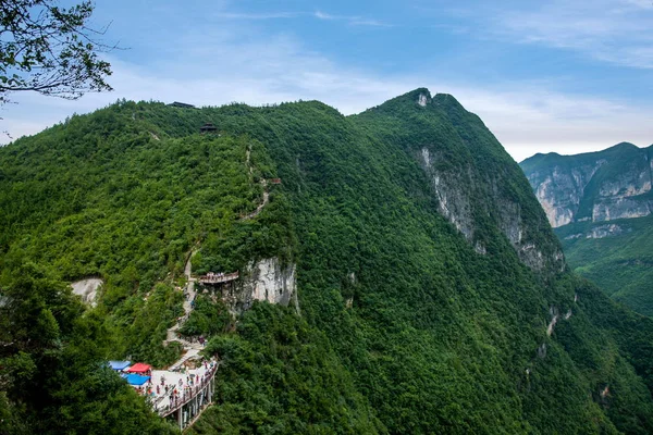Chongqing Yunyang Longtan národní geologický Park Canyon Plank Road — Stock fotografie