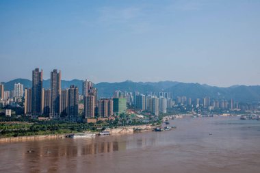 Chongqing Chaotianmen Yangtze Nehri Köprüsü Yangtze Nehri her iki tarafında