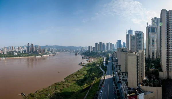 Chongqing Chaotianmen Yangtze River Bridge on both sides of the Yangtze River — Stock Photo, Image