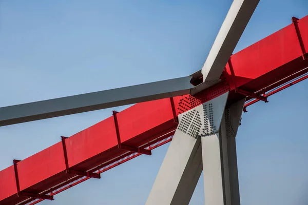 Suporte de feixe de aço curvo em Chongqing Chaotianmen Yangtze River Bridge — Fotografia de Stock