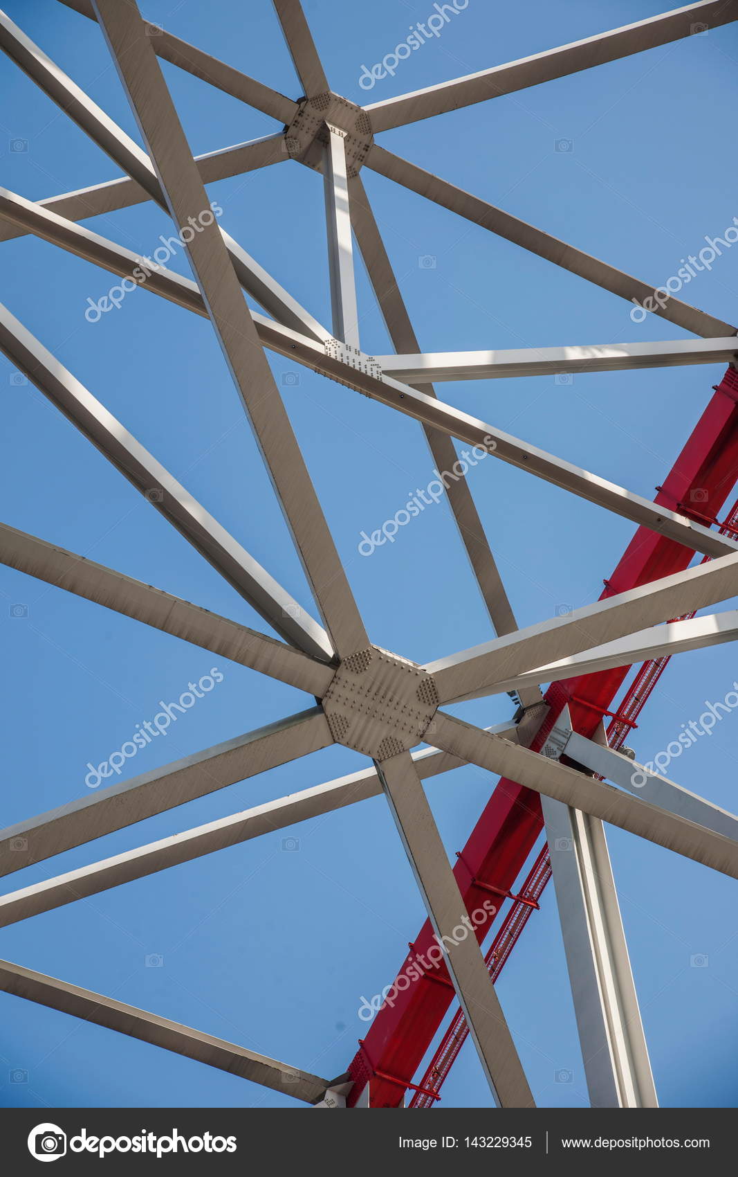Support Of Curved Steel Beam In Chongqing Chaotianmen