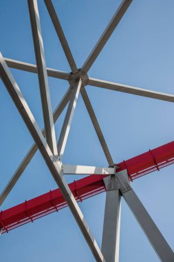 Chongqing Chaotianmen Yangtze Nehri Köprüsü kavisli çelik demetinin destek