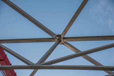 Chongqing Chaotianmen Yangtze Nehri Köprüsü kavisli çelik demetinin destek