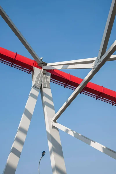 Support de poutre en acier courbé à Chongqing Chaotianmen Yangtze River Bridge — Photo