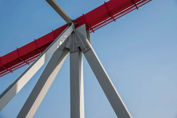 Suporte de feixe de aço curvo em Chongqing Chaotianmen Yangtze River Bridge — Fotografia de Stock