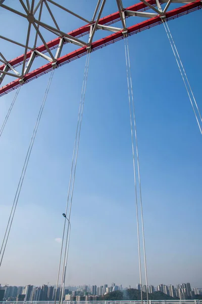 Soporte de viga de acero curvada en el puente del río Chongqing Chaotianmen Yangtze —  Fotos de Stock