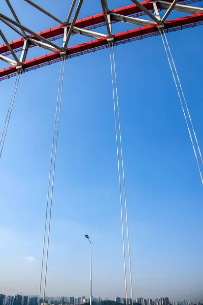 支持下弯钢梁在重庆朝天门长江公路大桥 — 图库照片