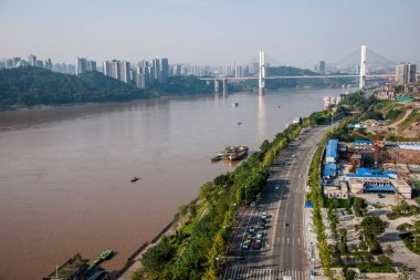 Chongqing Chaotianmen Yangtze Nehri Köprüsü Güney köprübaşı inşaat sitesi sitesi konut
