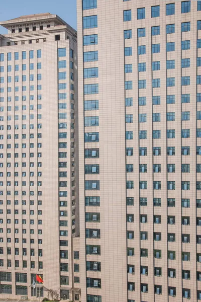 Chongqing Energy Building windows — Stockfoto