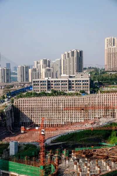 Chongqing Chaotianmen Yangtze River Bridge South brohuvud bostäder konstruktion plats plats — Stockfoto