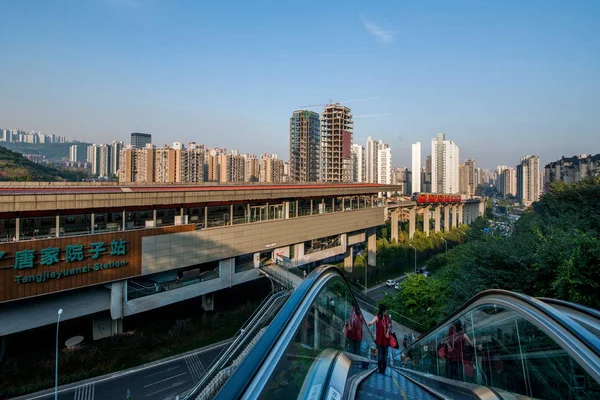 Chongqing S-Bahn Transitlinie 3 tang jiayuan sub - Abschnitt — Stockfoto