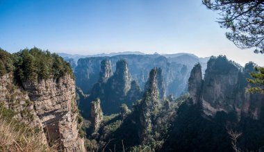 Hunan Zhangjiajie National Forest Park Huangshiizhai Qunfeng