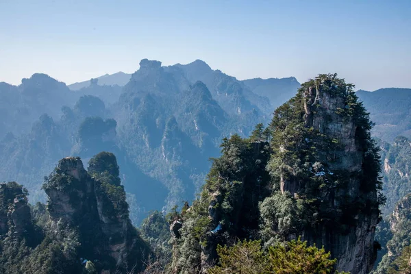 湖南张家界国家森林公园 Huangshiizhai 群峰 — 图库照片