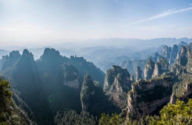 Hunan Zhangjiajie National Forest Park Yangjiajie Longquan boşluk uçurum 