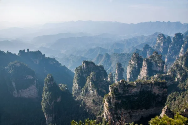 Hunan Zhangjiajie National Forest Park Yangjiajie Longquan Gap klif "Tianbo House" — Stockfoto