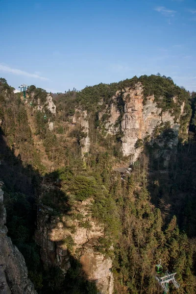Hunan Zhangjiajie National Forest Park Yangjiajie Longquan boşluk uçurum "Tianbo House" — Stok fotoğraf