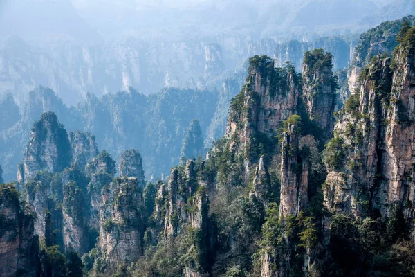 Hunan Zhangjiajie Parque Forestal Nacional Shentang Bay paisaje —  Fotos de Stock